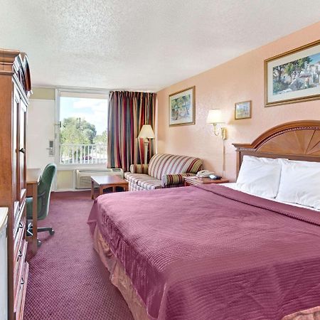 Howard Johnson By Wyndham Tropical Palms Kissimmee Eksteriør bilde