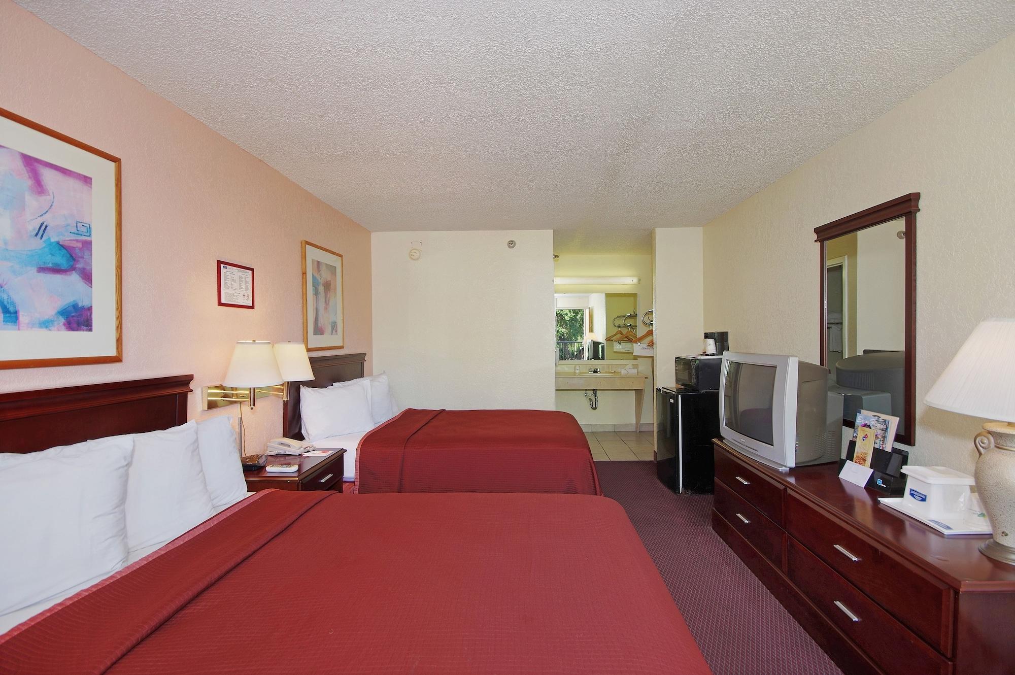 Howard Johnson By Wyndham Tropical Palms Kissimmee Eksteriør bilde
