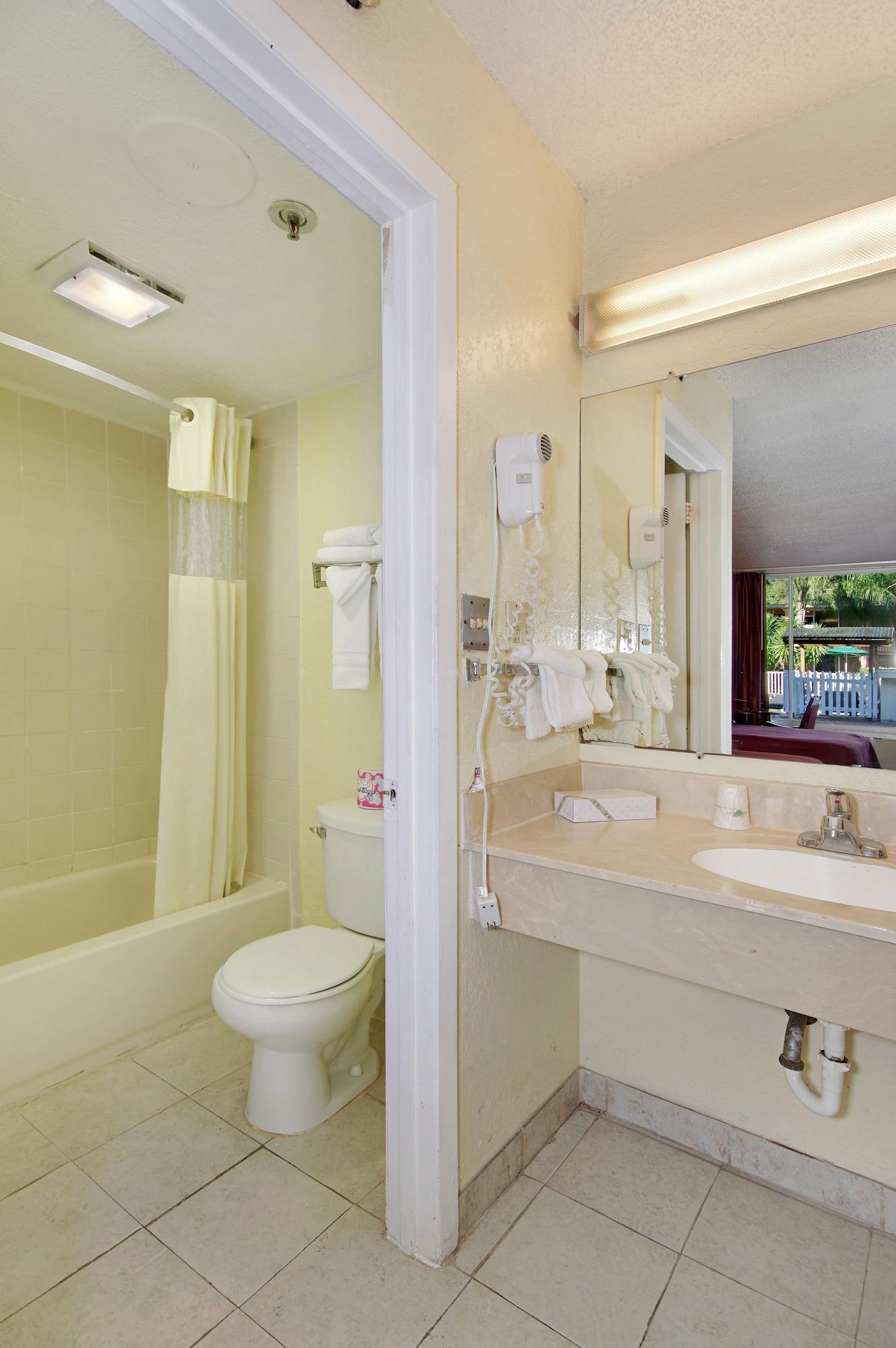 Howard Johnson By Wyndham Tropical Palms Kissimmee Eksteriør bilde