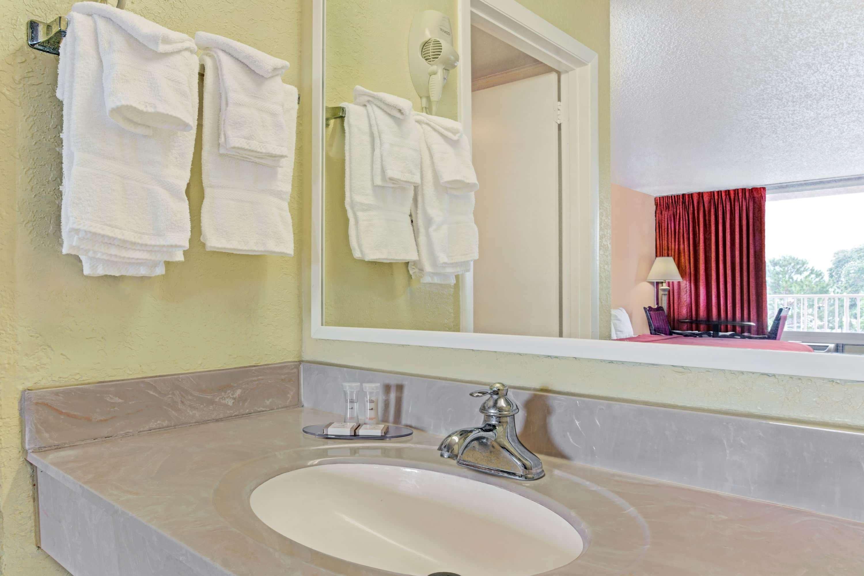 Howard Johnson By Wyndham Tropical Palms Kissimmee Eksteriør bilde